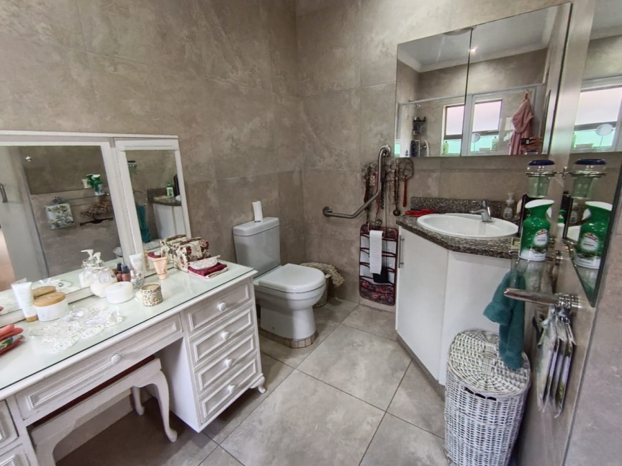 To Let 2 Bedroom Property for Rent in Dana Bay Western Cape